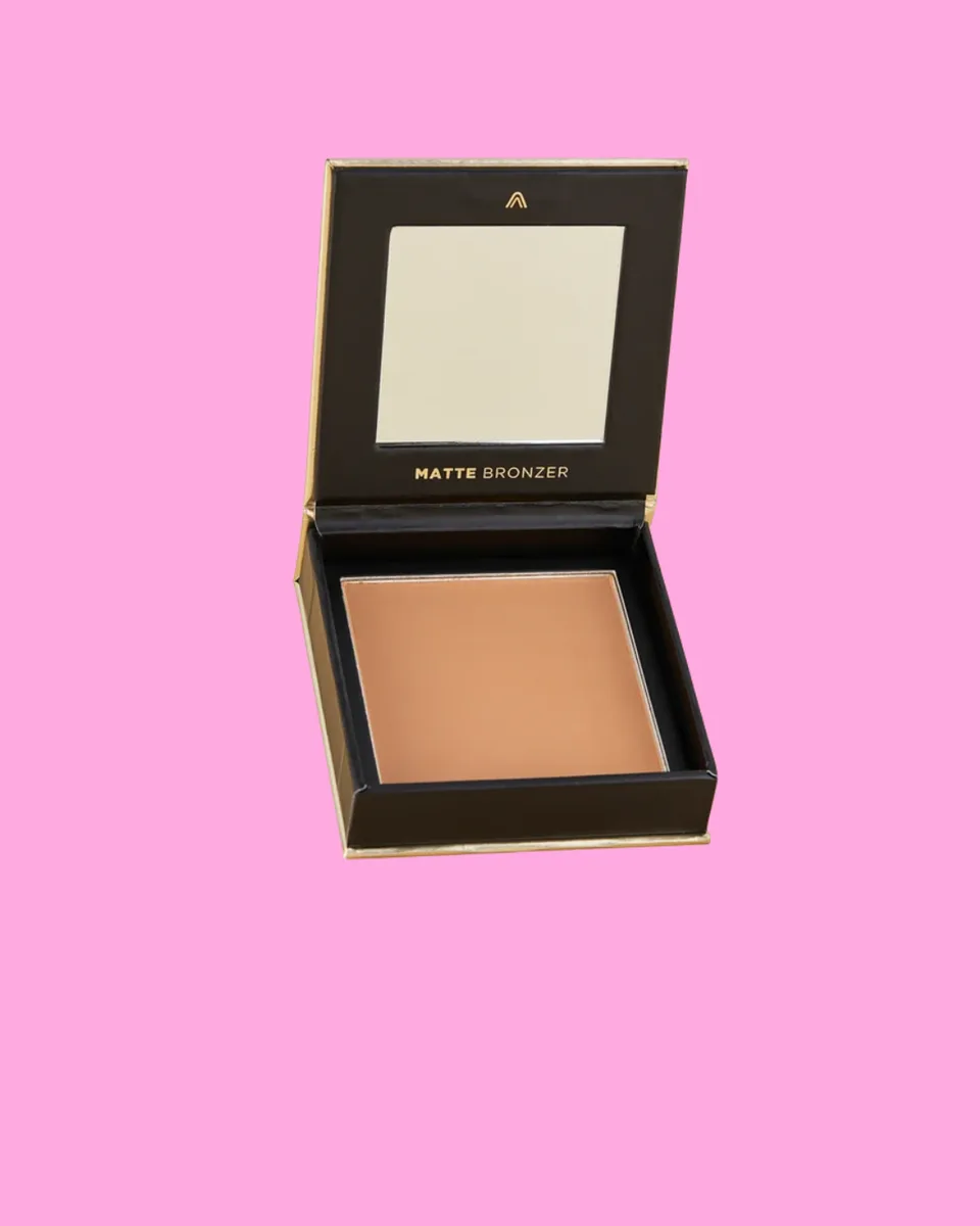 Bronzer matte scene